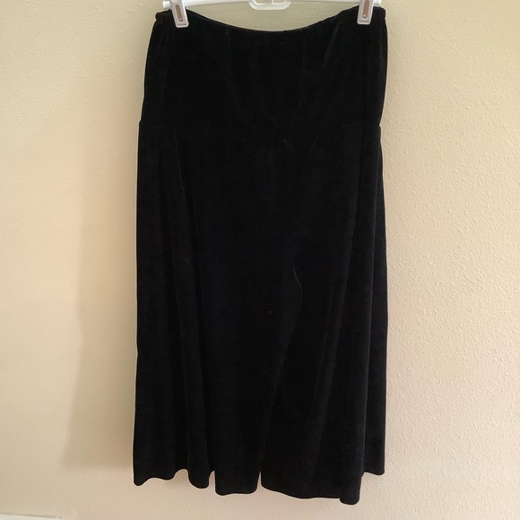 Black velveteen stretch culottes/skirt size 10 - Picture 6 of 9